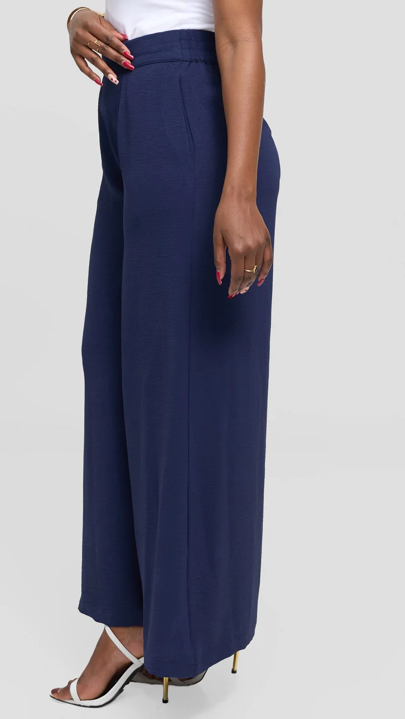 Vivo Wide Leg Pants in Textured Crepe - Navy
