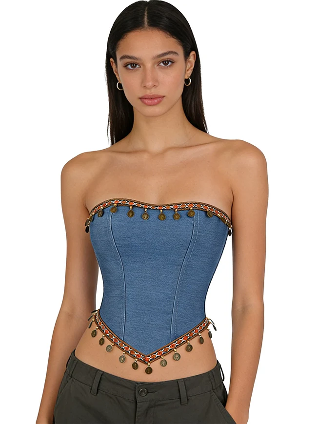 Trägerloses, böhmisches Top aus Denim mit Quasten und Korsett-Schlauchkleid