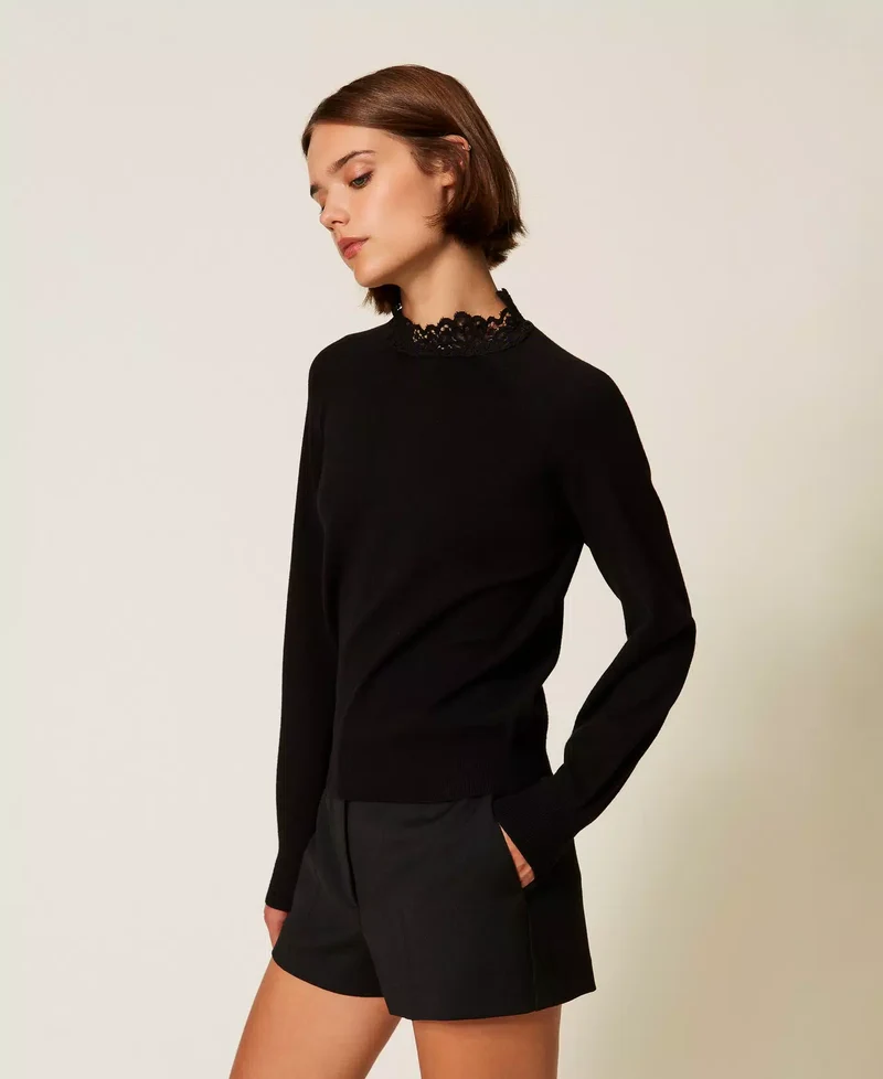 Ensemble pull et jupe midi avec dentelle