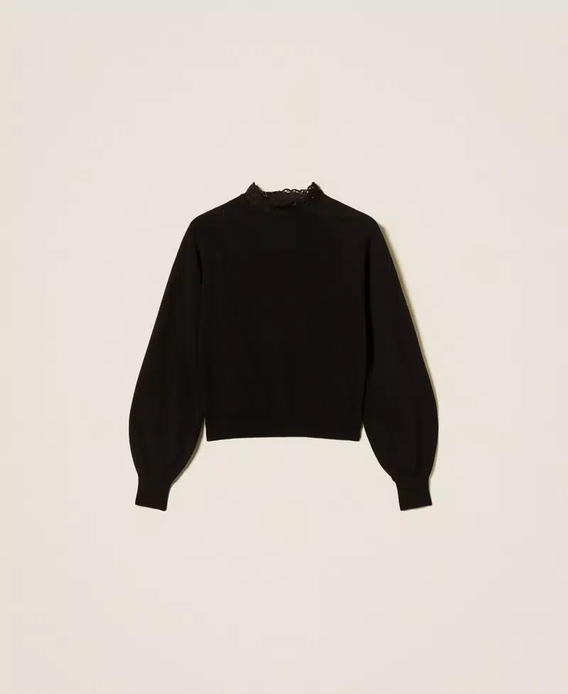 Ensemble pull et jupe midi avec dentelle