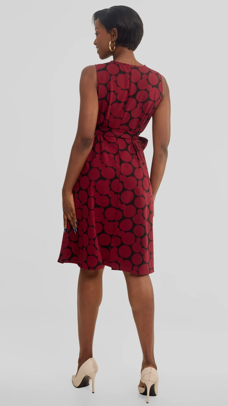 Vivo Niari Sleeveless Tent Dress in Crepe - Maroon / Black Tumi Print