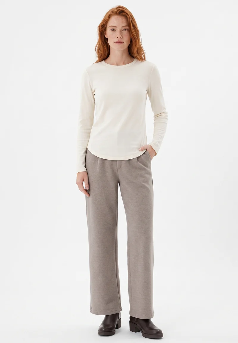 Slim-Fit-Longsleeve aus Bio-Baumwolle