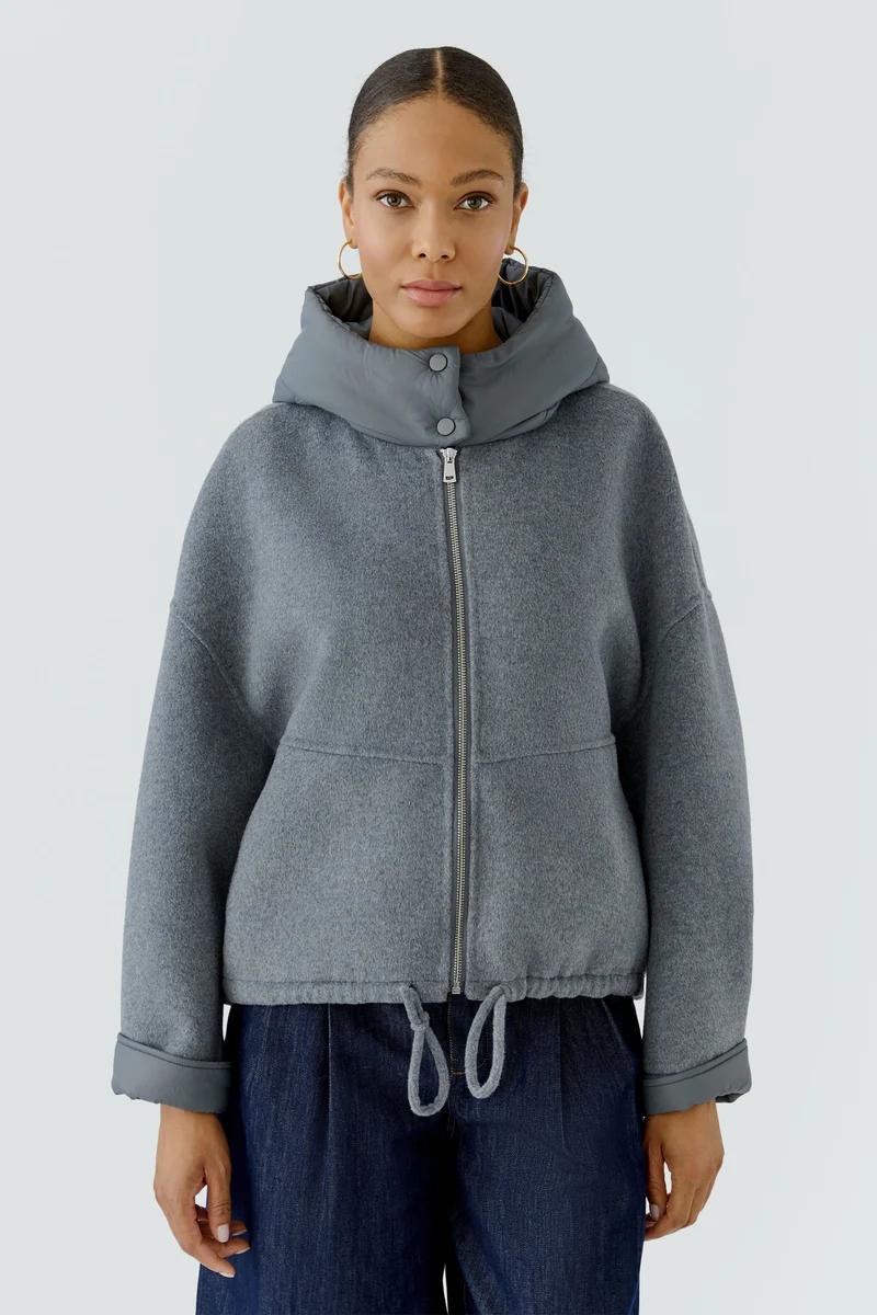 Manteau ample à capuchon matelassé