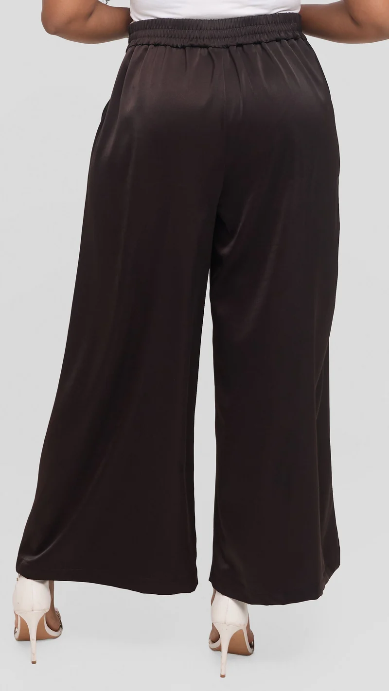 Vivo Gathered Waist Pants in Satin - Dark Brown