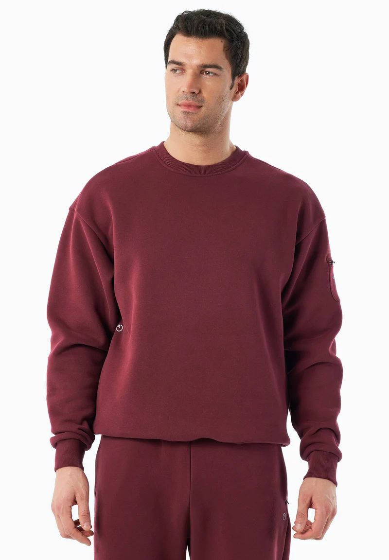 SAYLORR | Essentials Travel Unisex Sweatshirt aus Bio-Baumwolle und recyceltem Polyester