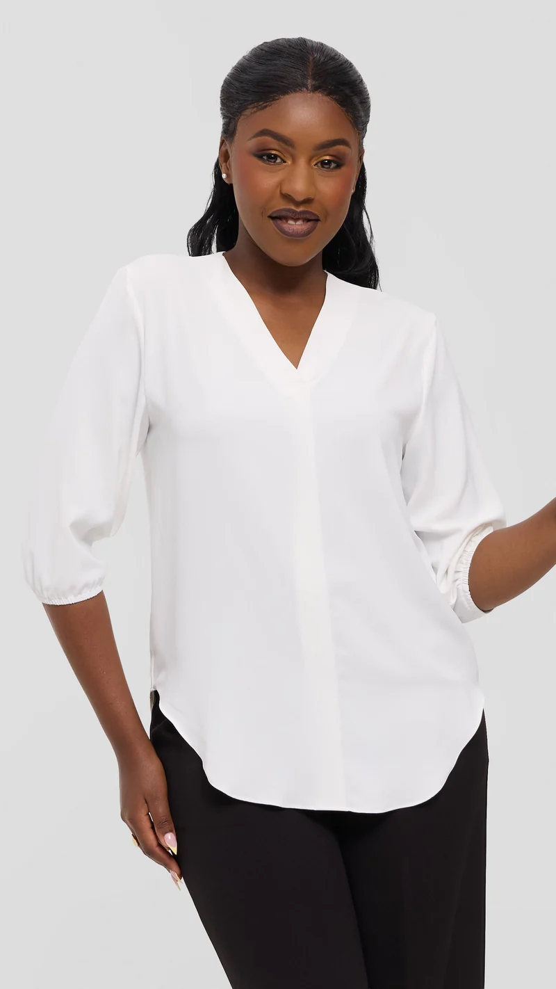 Vivo Dua 3/4 Sleeved V Neck Shirt in Crepe - Off White
