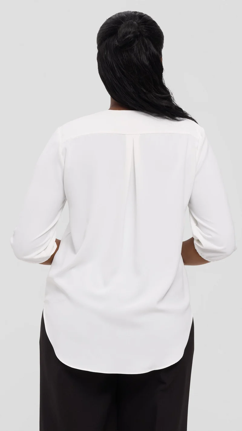 Vivo Dua 3/4 Sleeved V Neck Shirt in Crepe - Off White