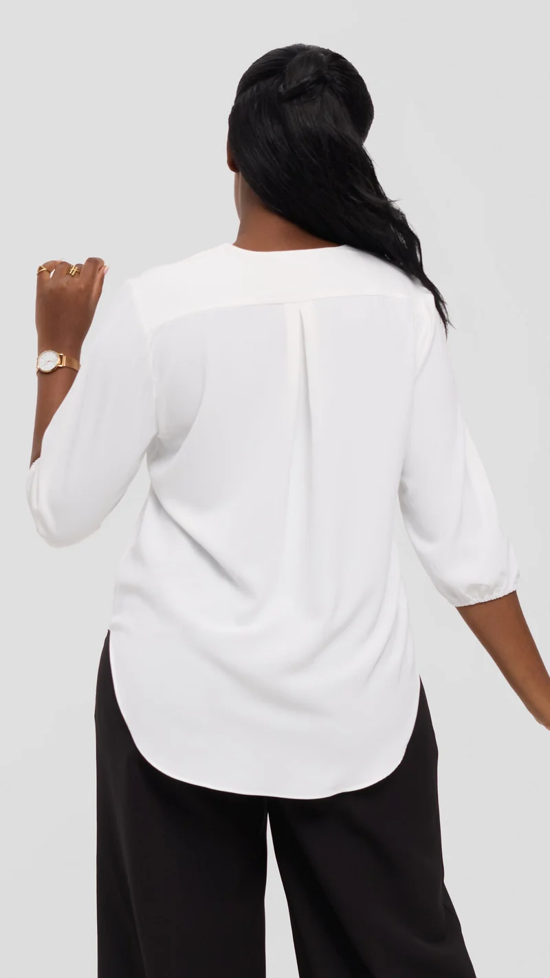 Vivo Dua 3/4 Sleeved V Neck Shirt in Crepe - Off White