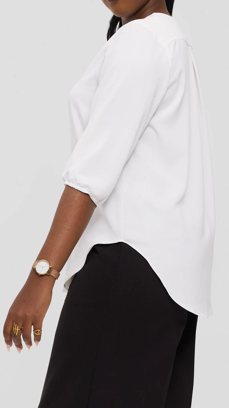 Vivo Dua 3/4 Sleeved V Neck Shirt in Crepe - Off White