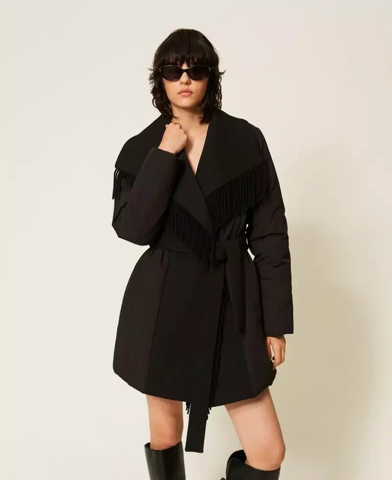 Manteau matelassé ceinturé à franges