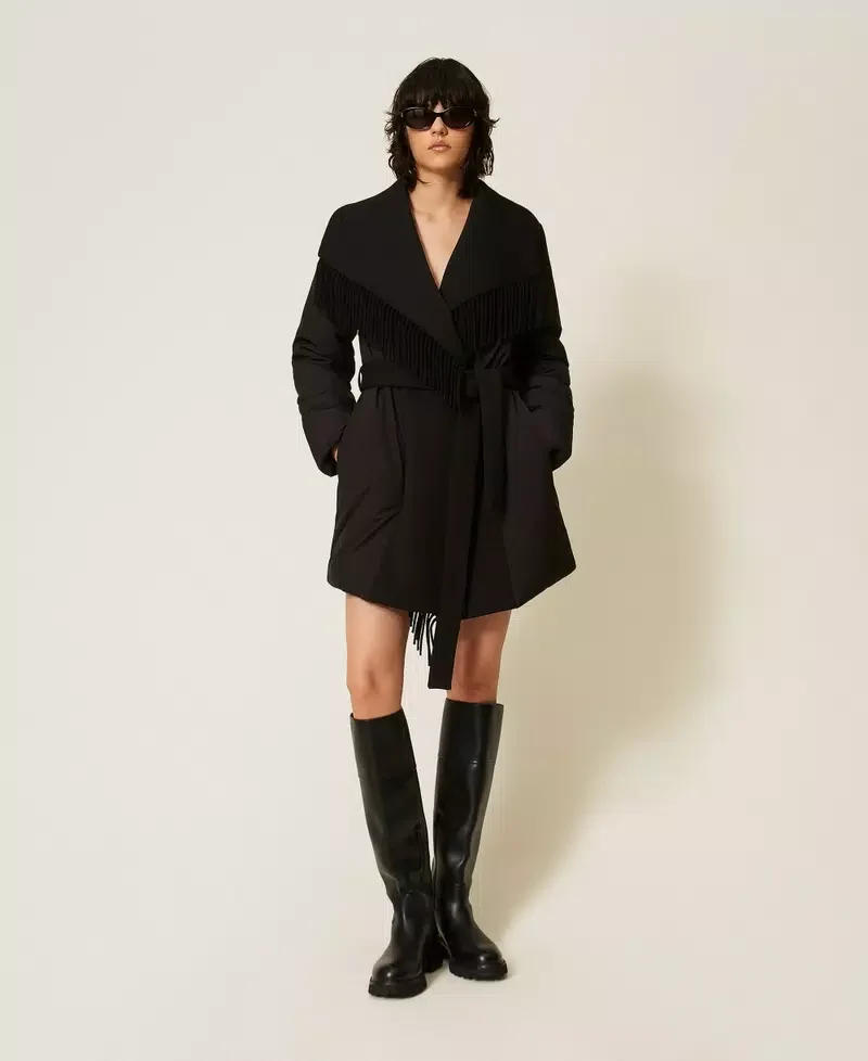 Manteau matelassé ceinturé à franges