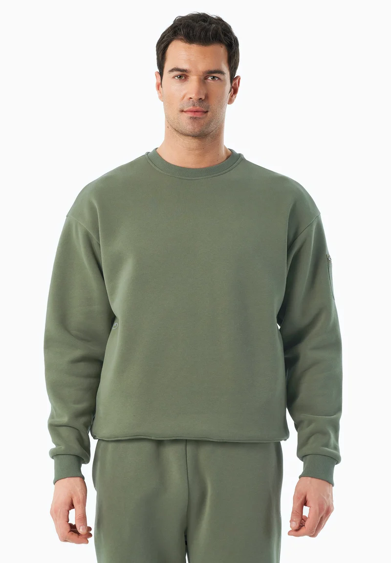 SAYLORR | Essentials Travel Unisex Sweatshirt aus Bio-Baumwolle und recyceltem Polyester