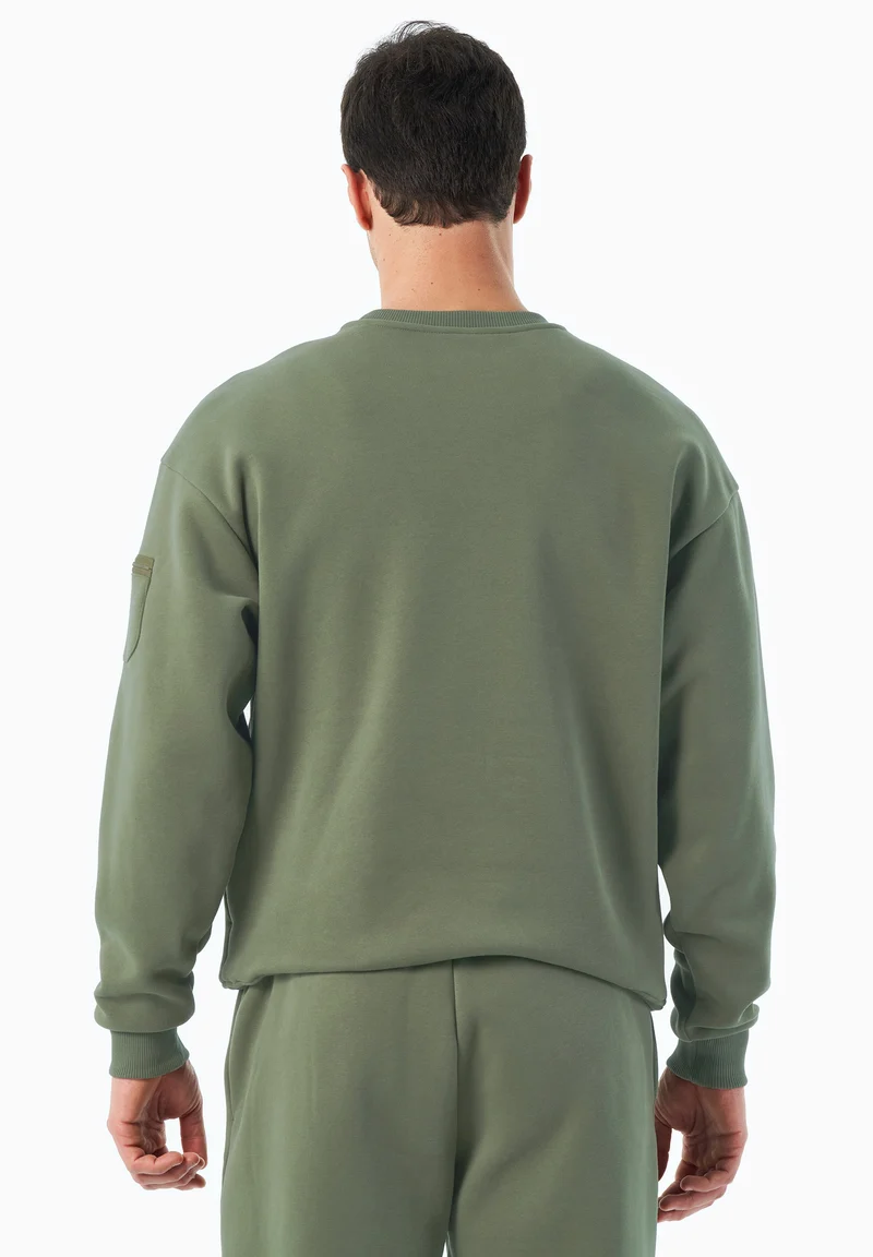SAYLORR | Essentials Travel Unisex Sweatshirt aus Bio-Baumwolle und recyceltem Polyester