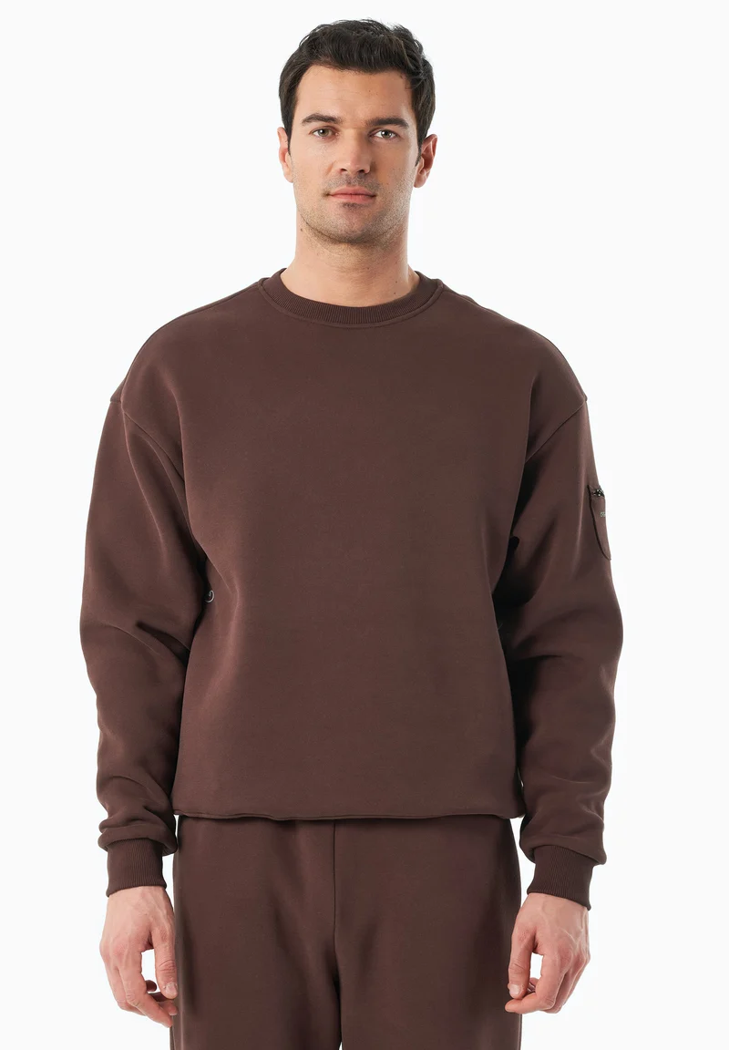 SAYLORR | Essentials Travel Unisex Sweatshirt aus Bio-Baumwolle und recyceltem Polyester