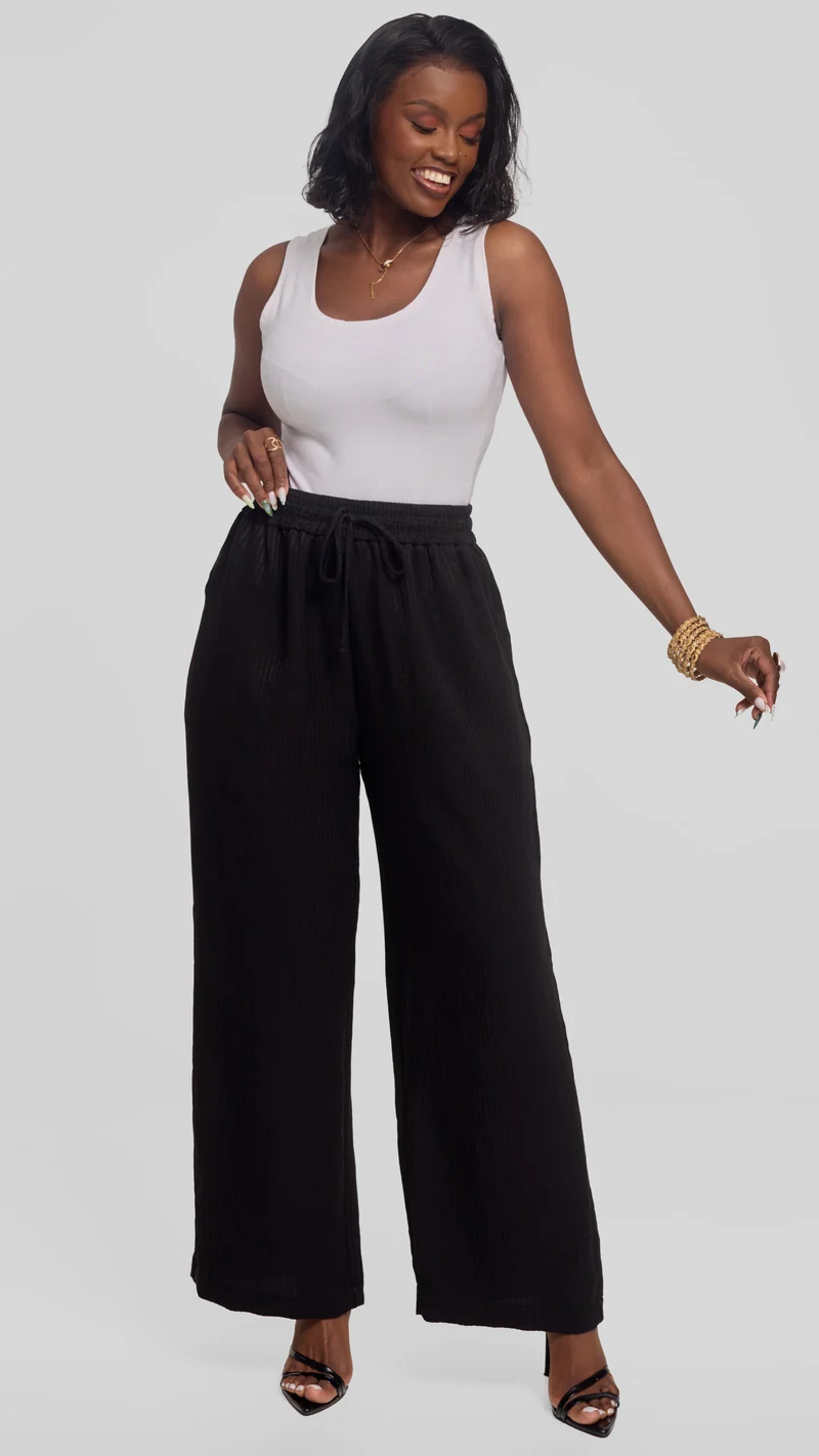 Vivo Drawstring Wide Leg Pants in Crepe - Black