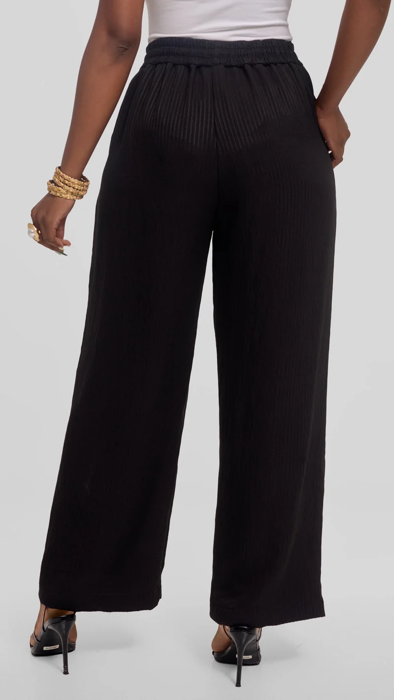 Vivo Drawstring Wide Leg Pants in Crepe - Black