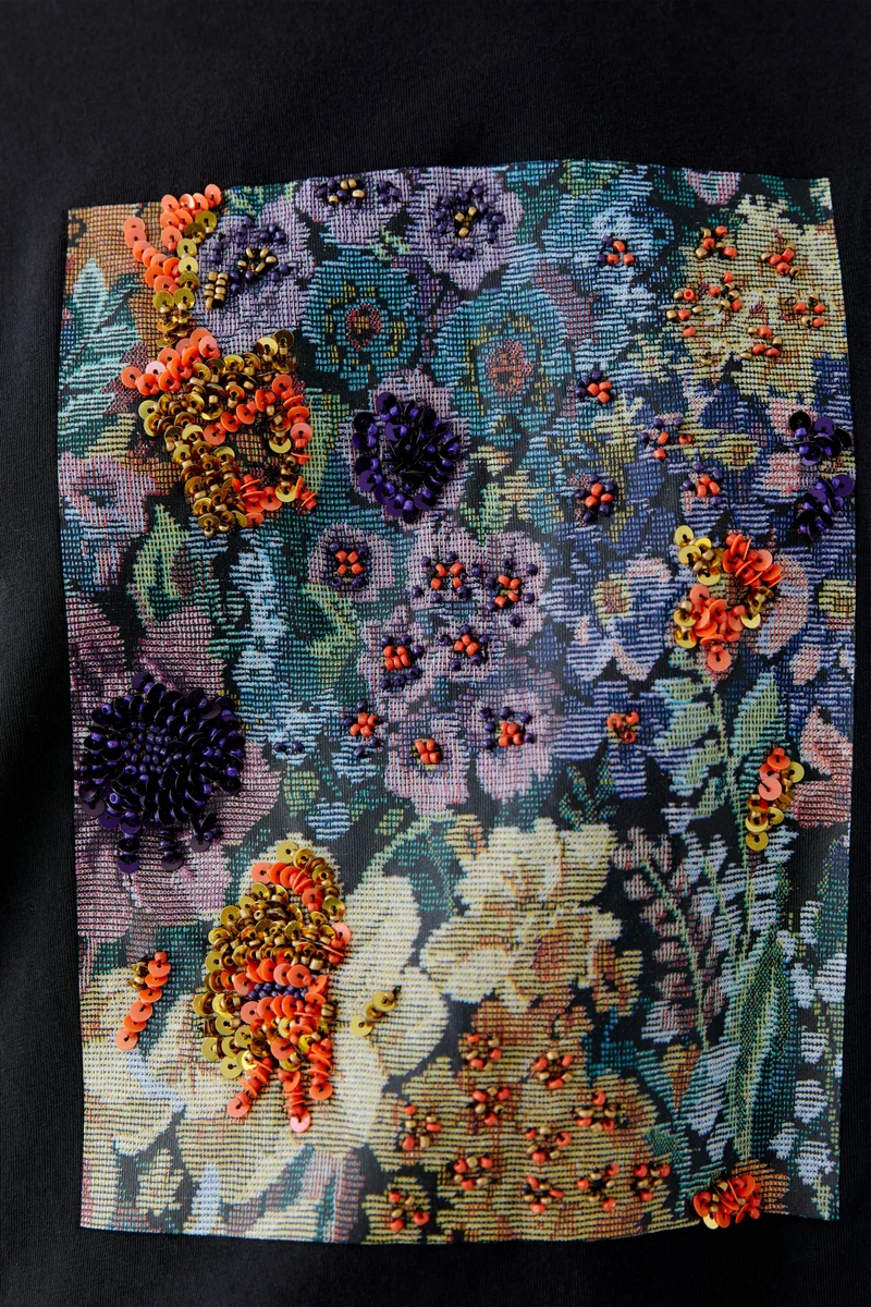 T-shirt ample à motif floral brodé