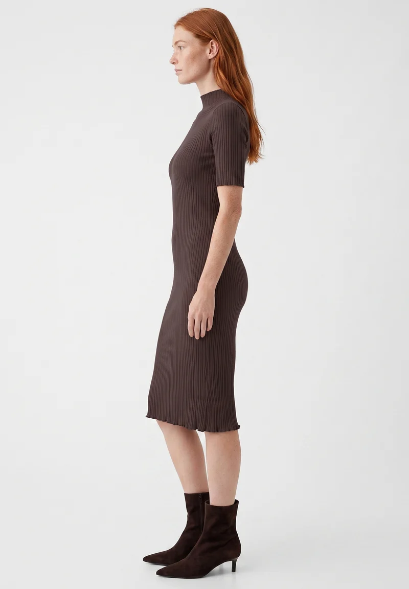 Kleid aus Bio-Baumwolle im Rippstrick