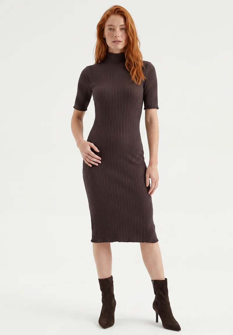 Kleid aus Bio-Baumwolle im Rippstrick