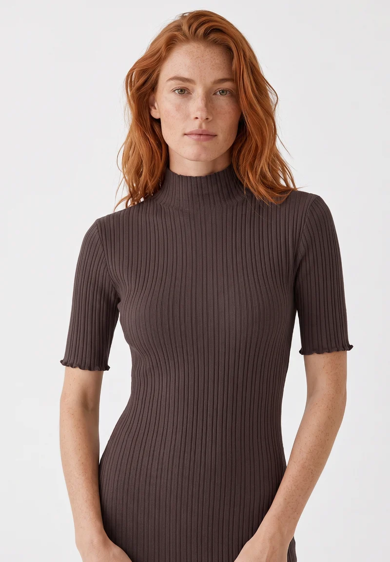 Kleid aus Bio-Baumwolle im Rippstrick