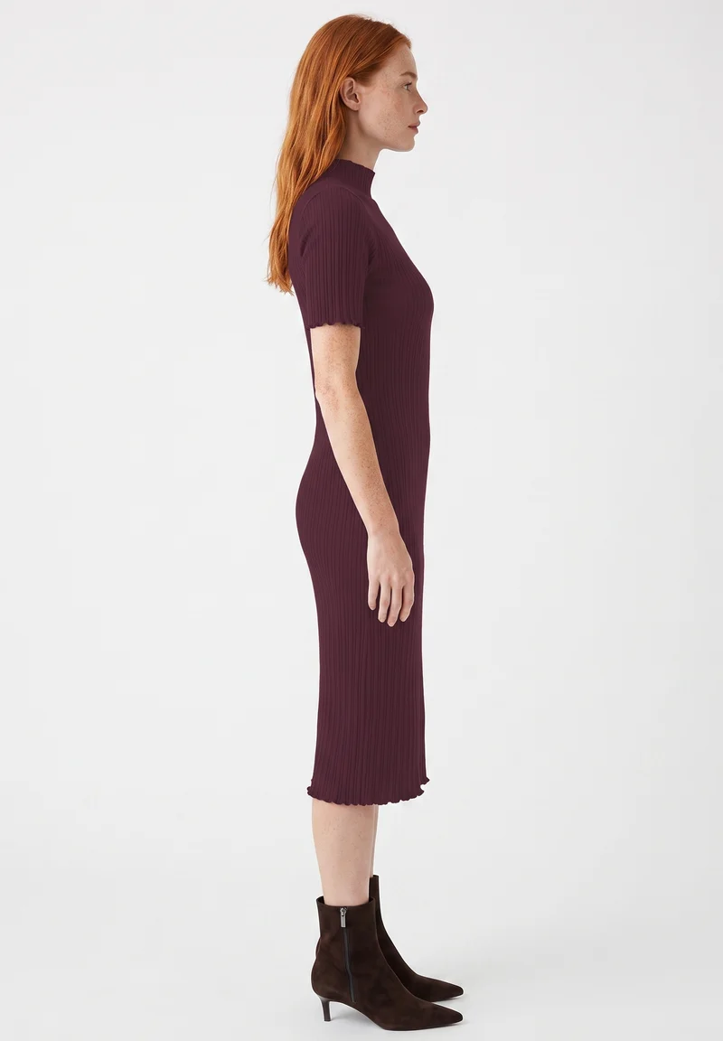 Kleid aus Bio-Baumwolle im Rippstrick