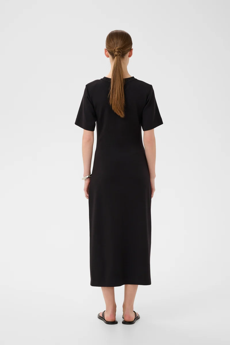 Robe Fari midi ajustée à fente discrète