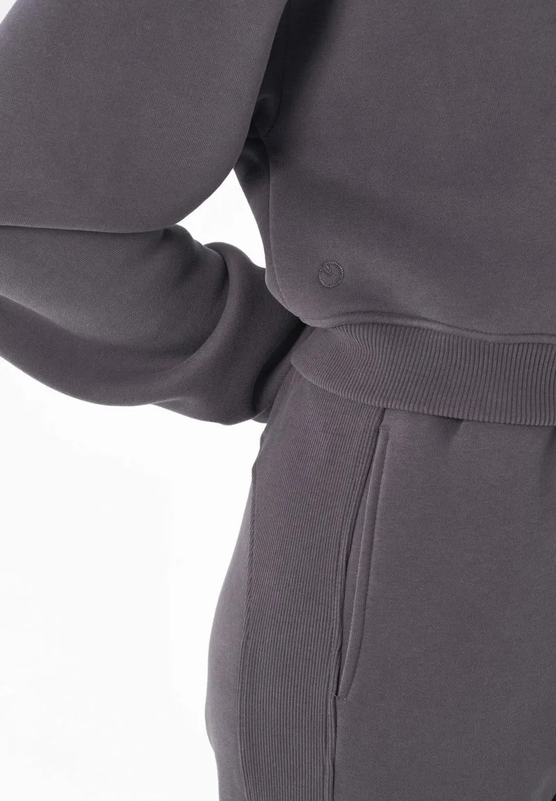 SILLIVIA | Essentials Crop-Sweatshirt aus Bio-Baumwolle und recyceltem Polyester