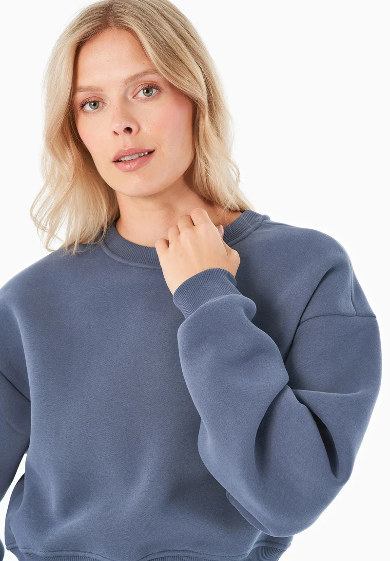 SILLIVIA | Essentials Crop-Sweatshirt aus Bio-Baumwolle und recyceltem Polyester