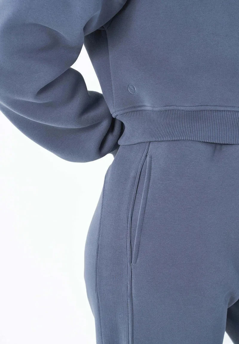 SILLIVIA | Essentials Crop-Sweatshirt aus Bio-Baumwolle und recyceltem Polyester