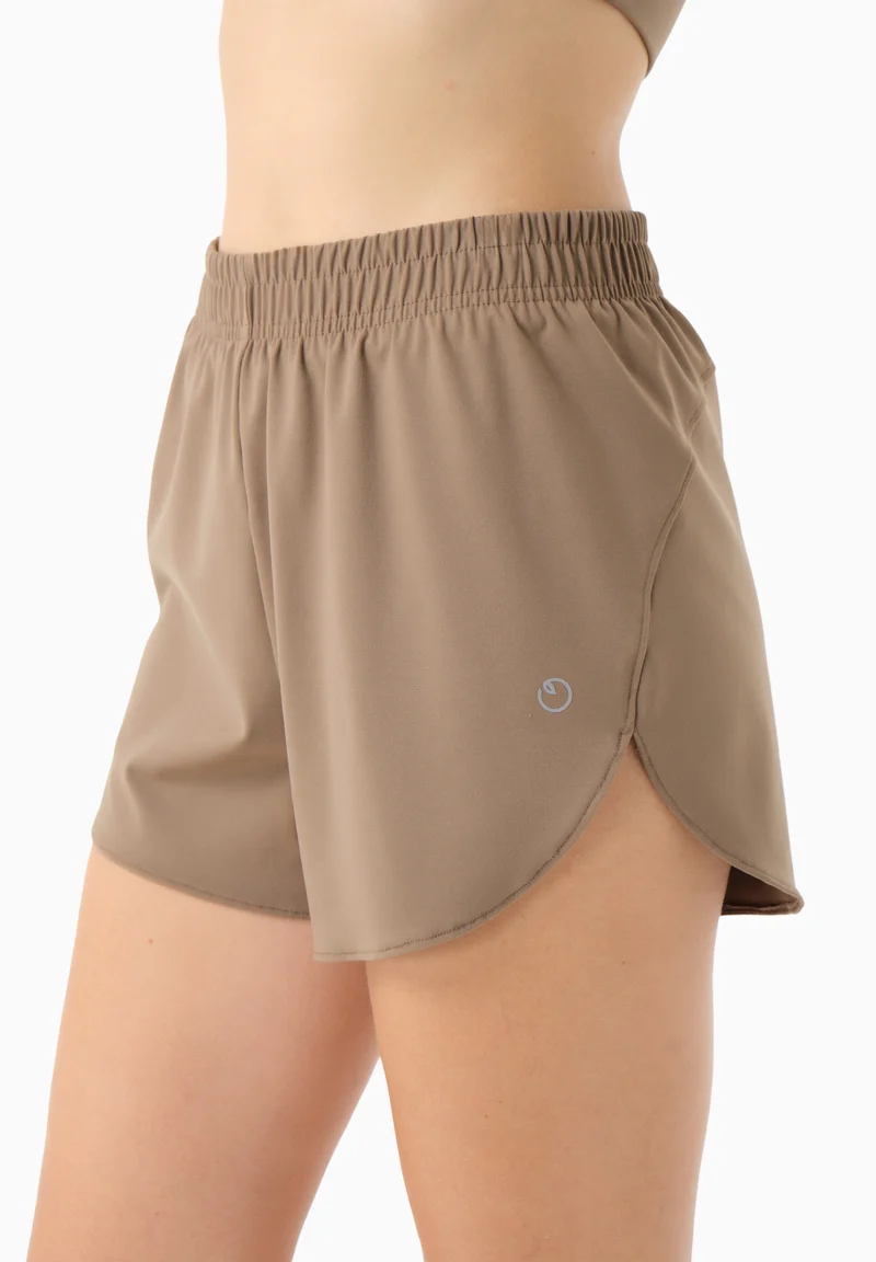 SELENNA | Shorts aus recyceltem Polyamid