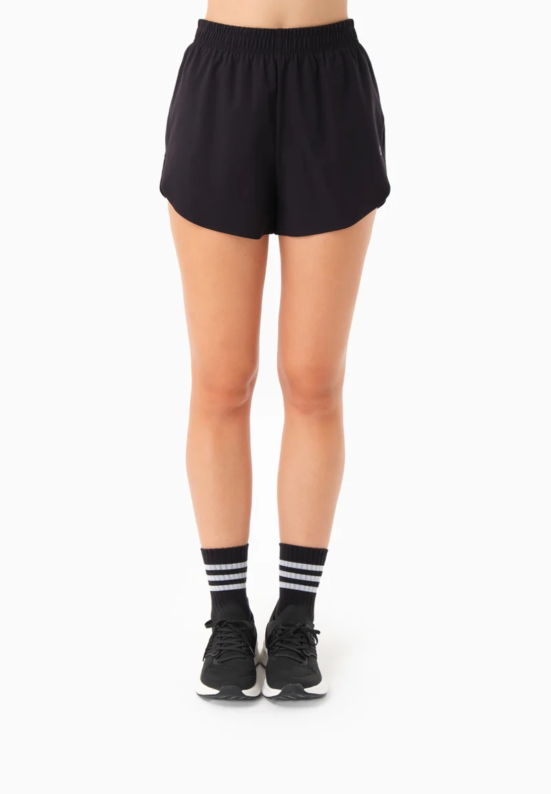 SELENNA | Shorts aus recyceltem Polyamid