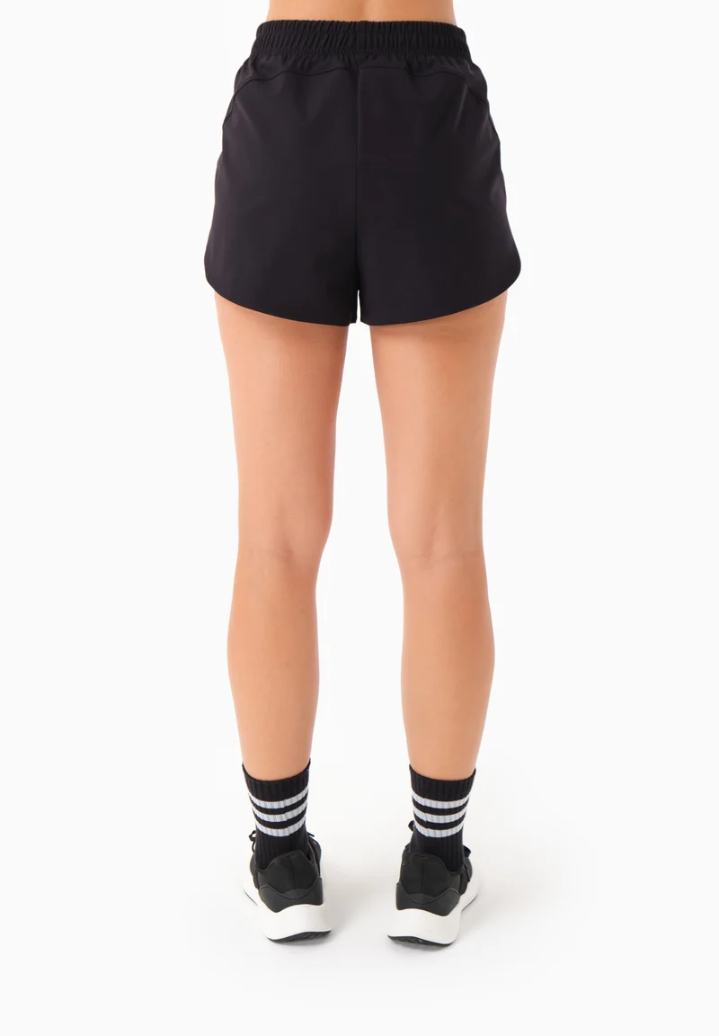 SELENNA | Shorts aus recyceltem Polyamid
