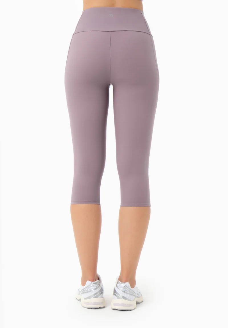 LAILLA | Capri-Leggings aus recyceltem Polyamid