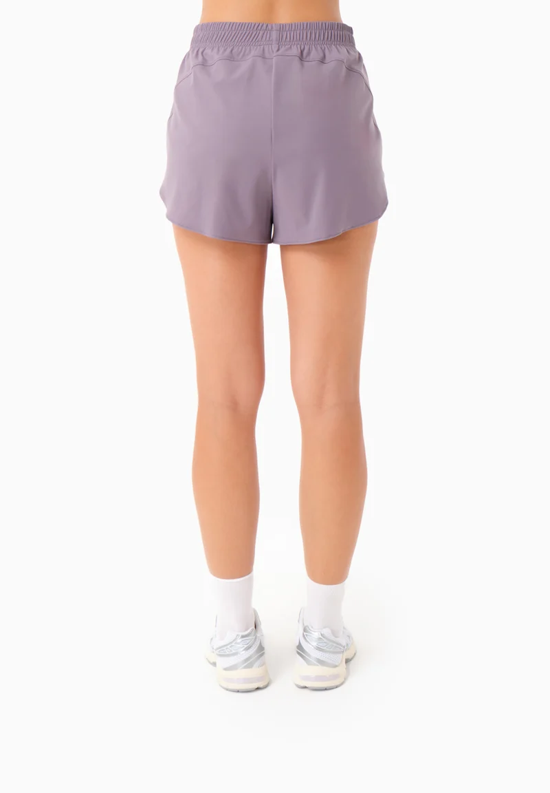 SELENNA | Shorts aus recyceltem Polyamid