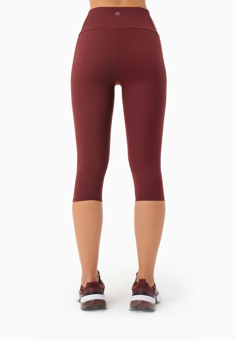 LAILLA | Capri-Leggings aus recyceltem Polyamid