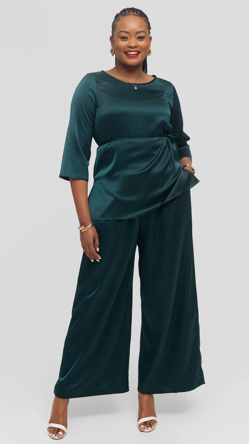 Vivo 3/4 Sleeve Side Slit Top in Satin - Dark Green