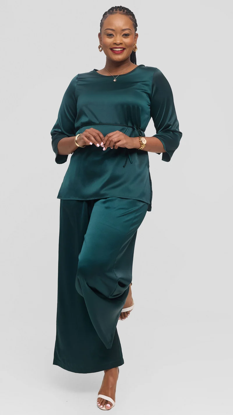 Vivo 3/4 Sleeve Side Slit Top in Satin - Dark Green