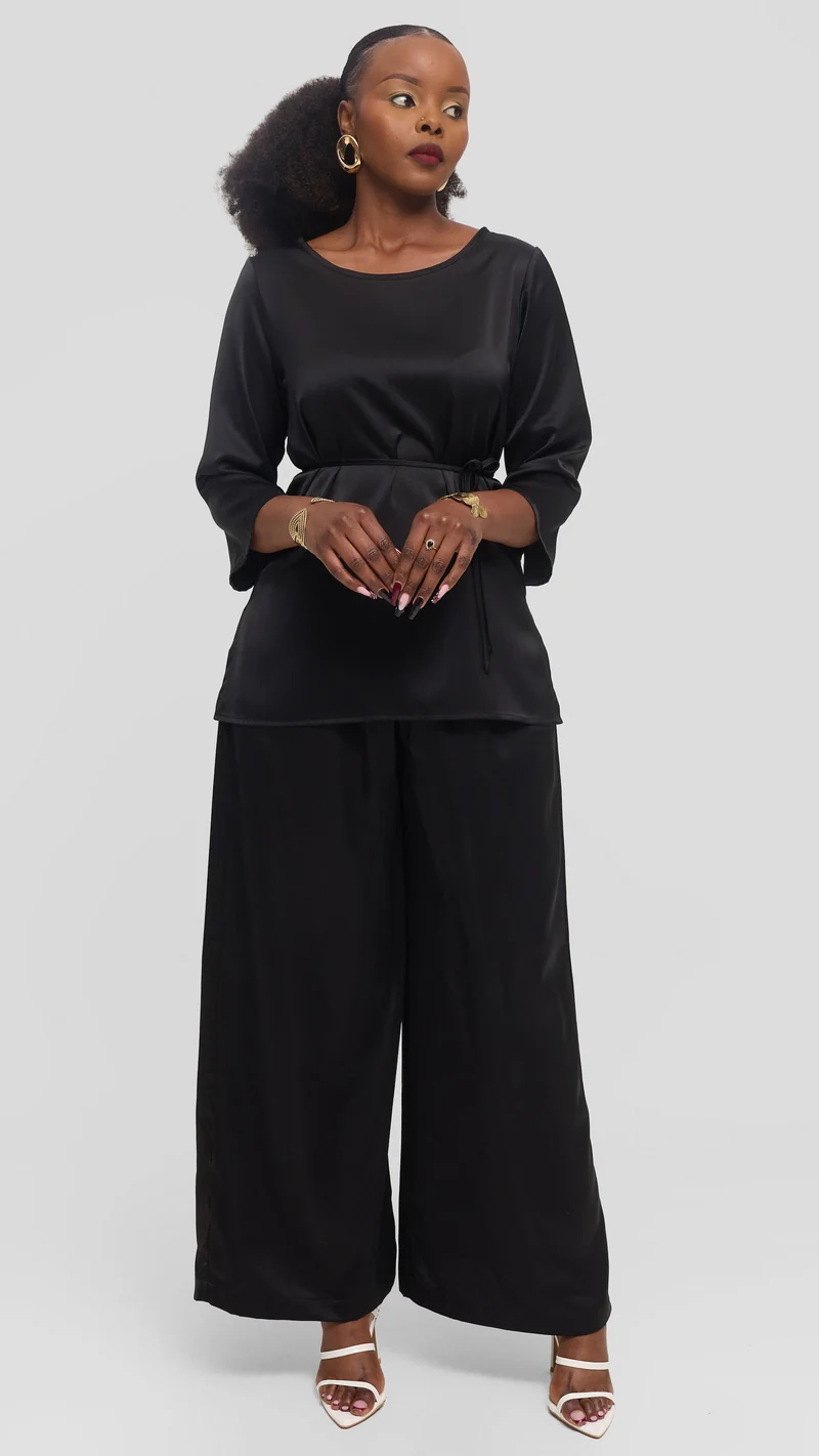 Vivo 3/4 Sleeve Side Slit Top in Satin - Black