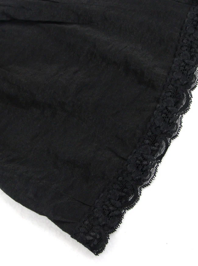 Langärmlige schulterfreie Bluse mit Spitzenbesatz