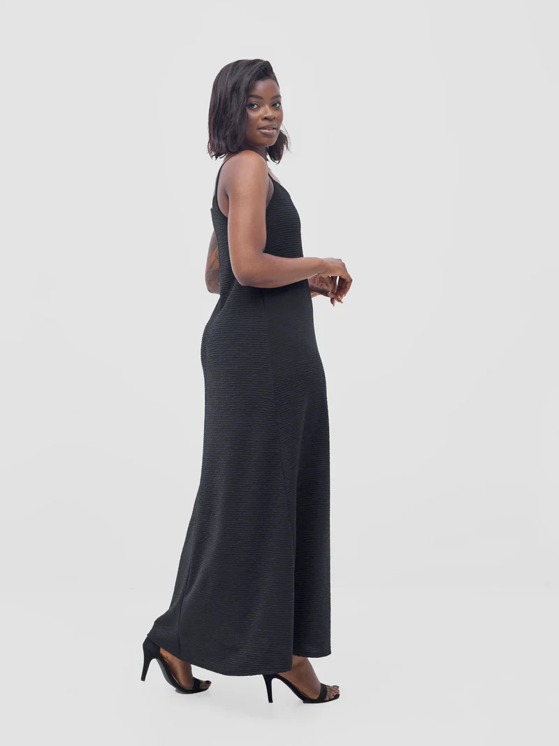 Vivo Kaisa Strappy Maxi Dress - Black