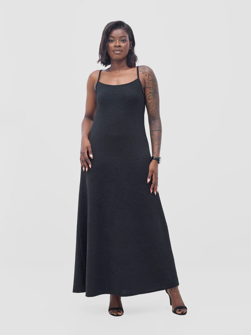 Vivo Kaisa Strappy Maxi Dress - Black