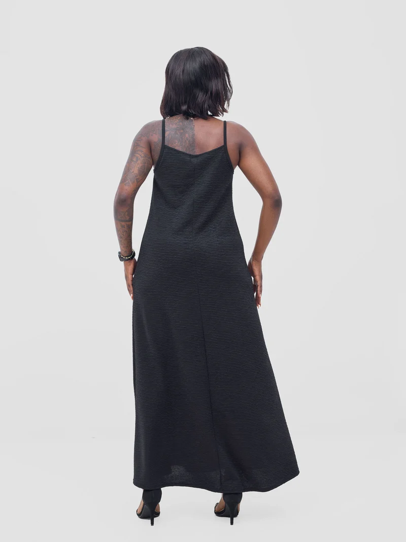 Vivo Kaisa Strappy Maxi Dress - Black