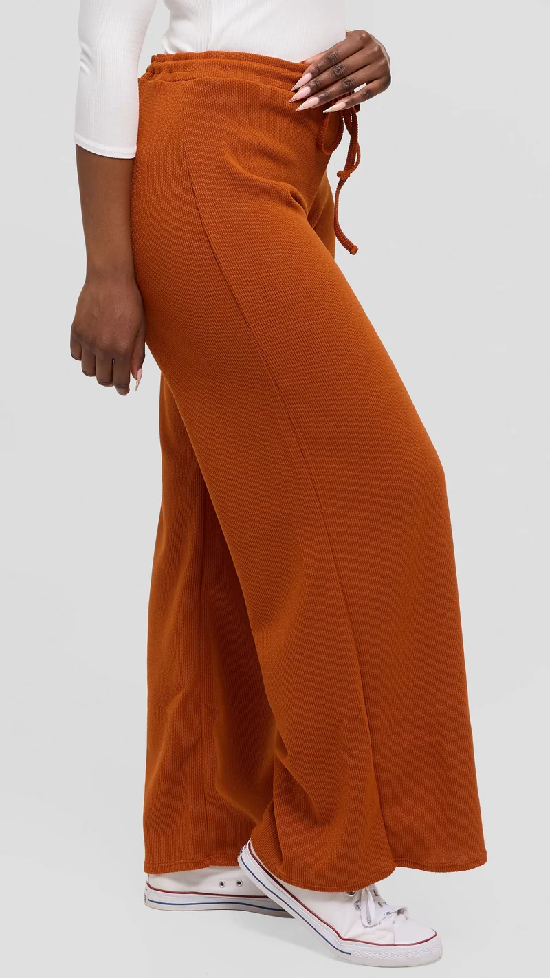 Vivo Ria Drawstring Pants in Stretch Rib - Rust