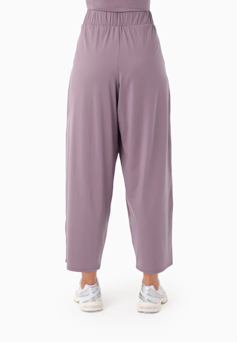 PEENY | Weit geschnittene Hose aus recyceltem Polyamid