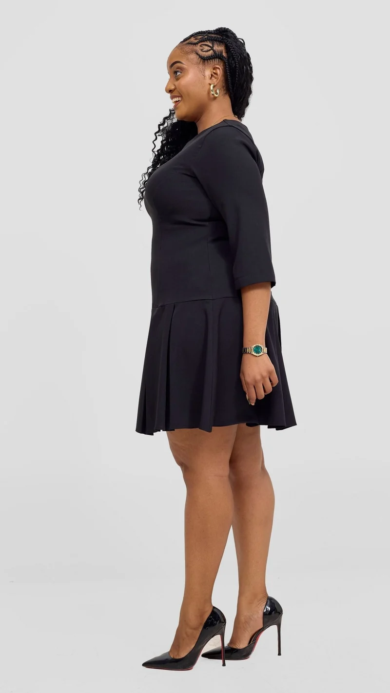 Vivo Diella 3/4 Sleeve Pleated Dress - Black