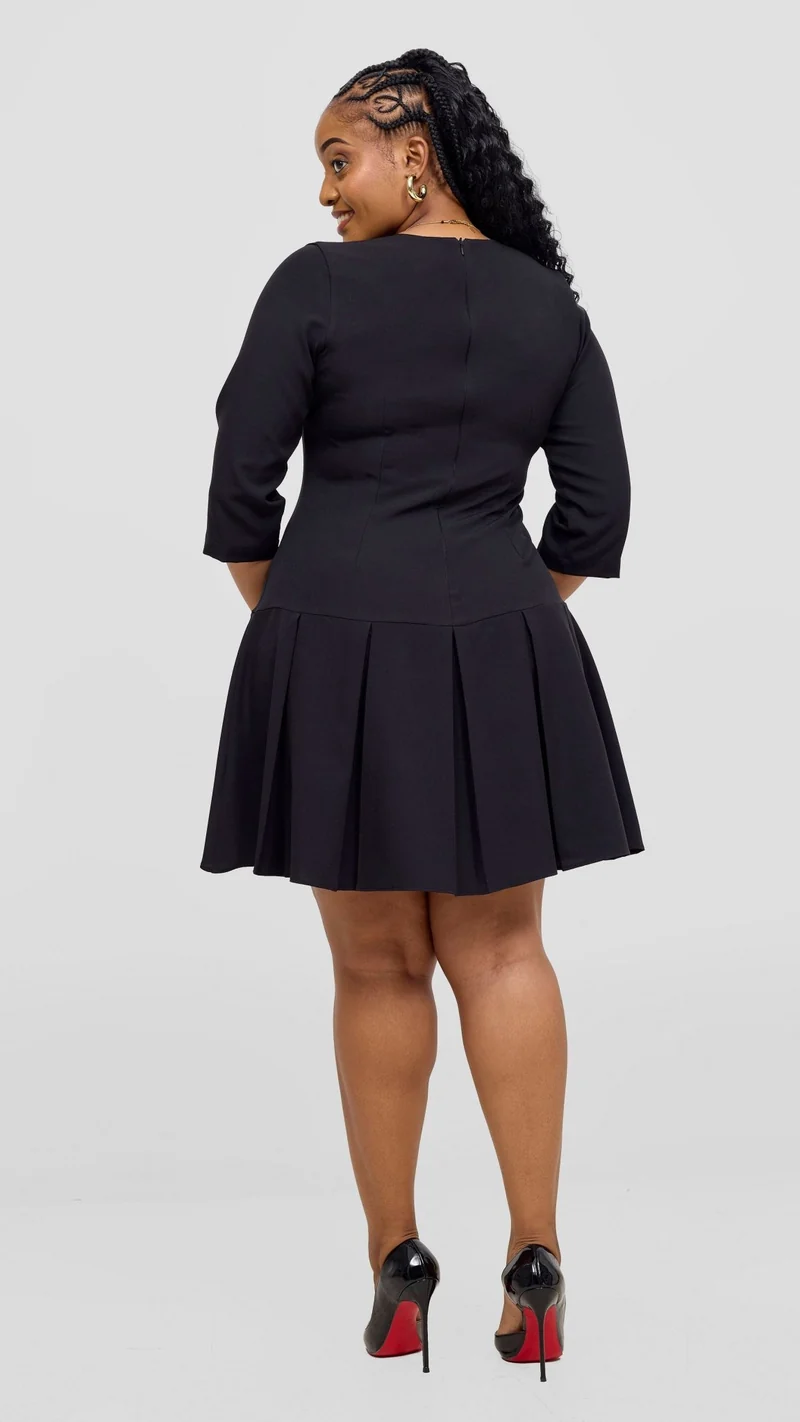 Vivo Diella 3/4 Sleeve Pleated Dress - Black