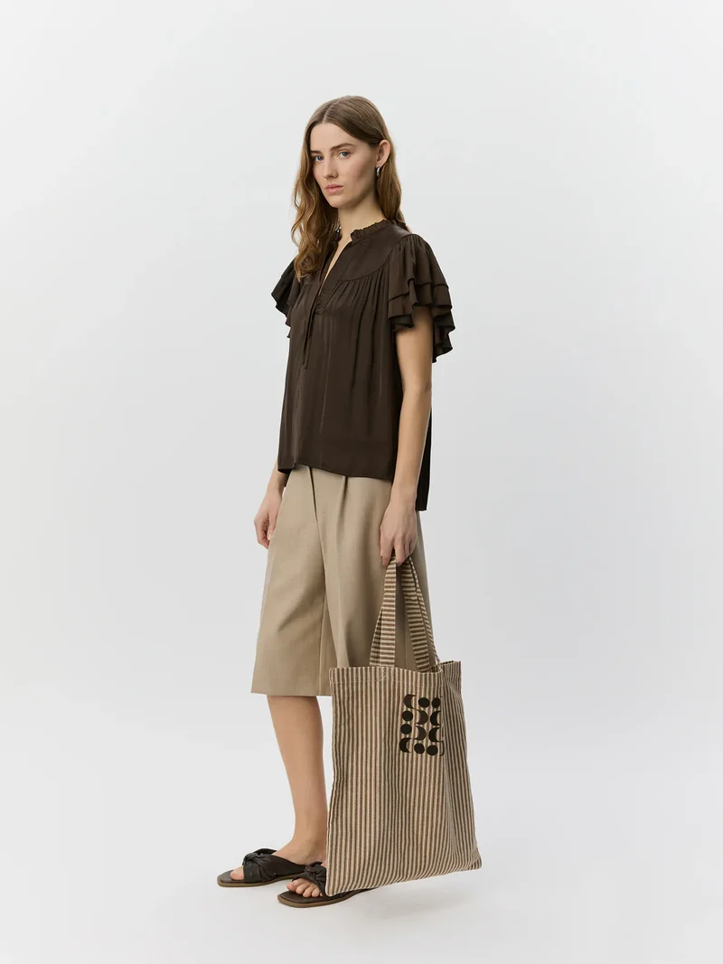 Blouse Lalila féminine à col volanté