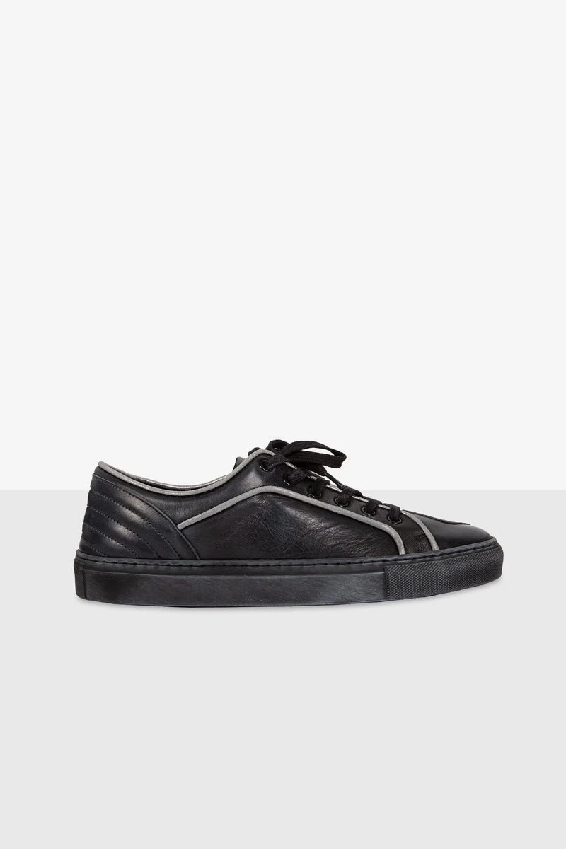 MODEL Y SNEAKERS BLACK