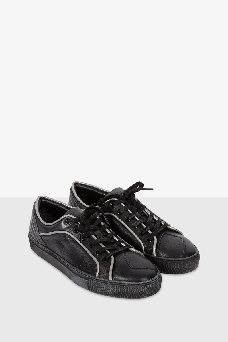 MODEL Y SNEAKERS BLACK