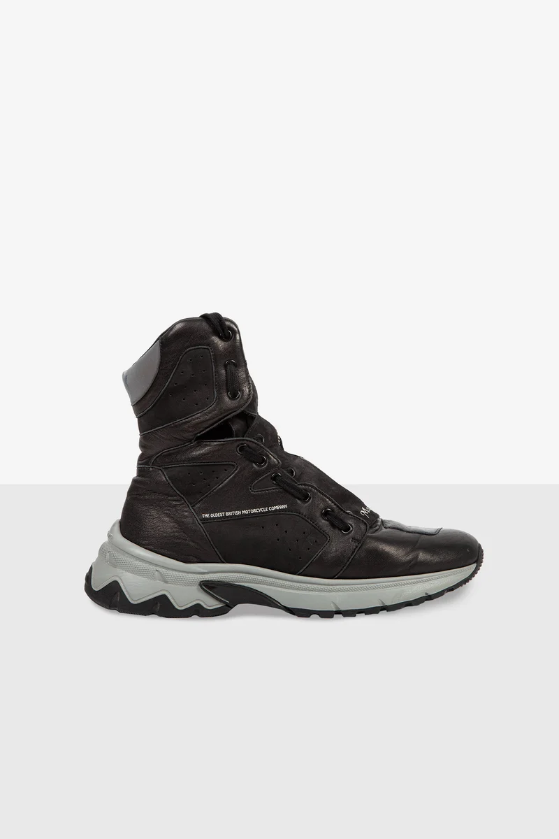 MODEL X HIKING BOOTS MAN